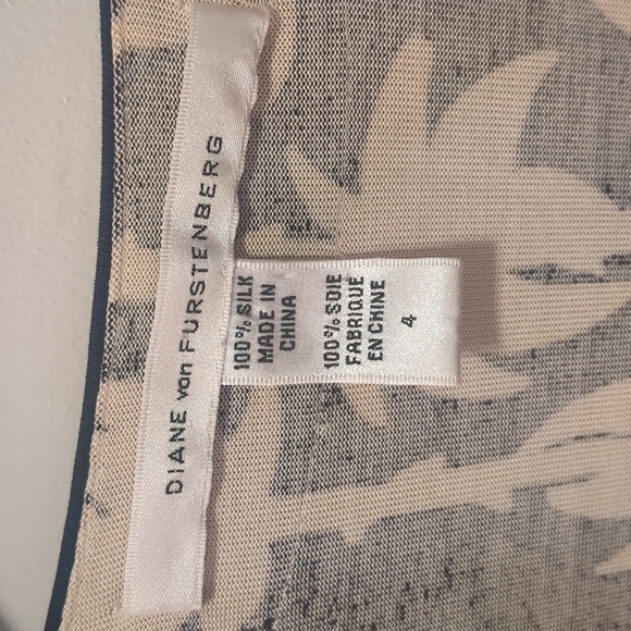 Diane Von Furstenberg wrap dress - Picture 4 of 7